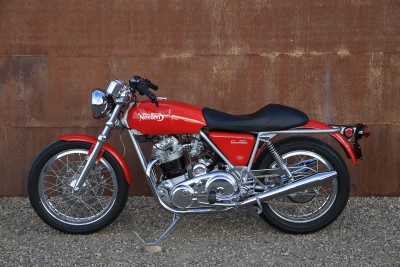 AU2Y8861