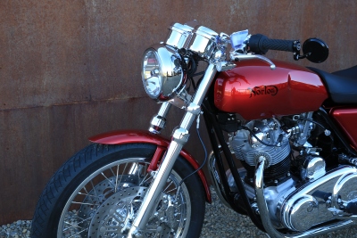 AU2Y8649